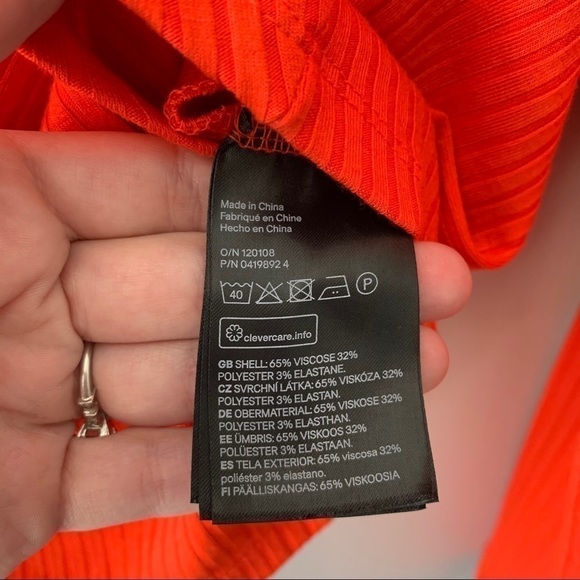 H&M | Red Ribbed Faux Wrap Shirt Small - Picture 2 of 6